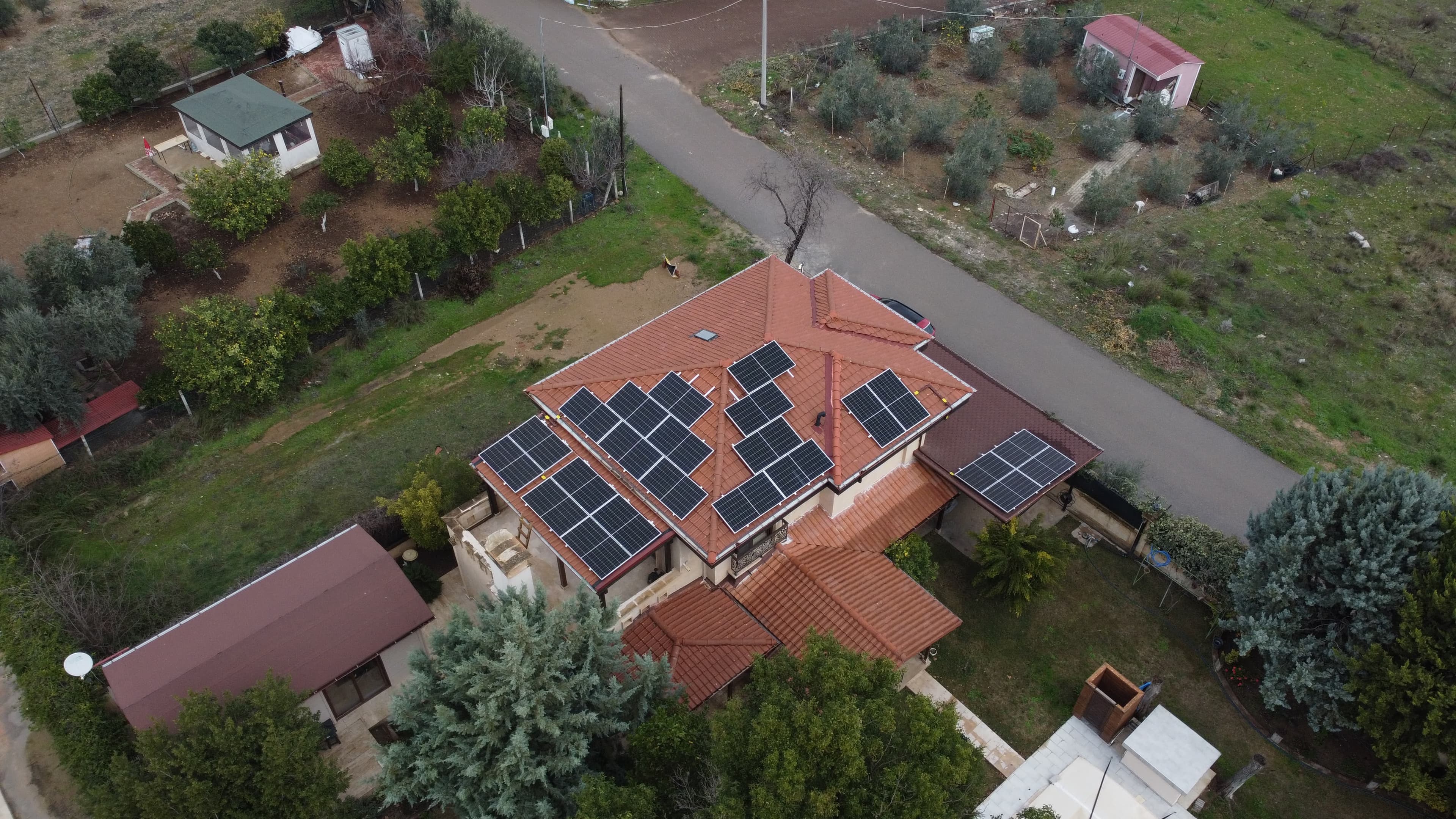 Ayşegül Karaca HİBRİT ÇATI GES